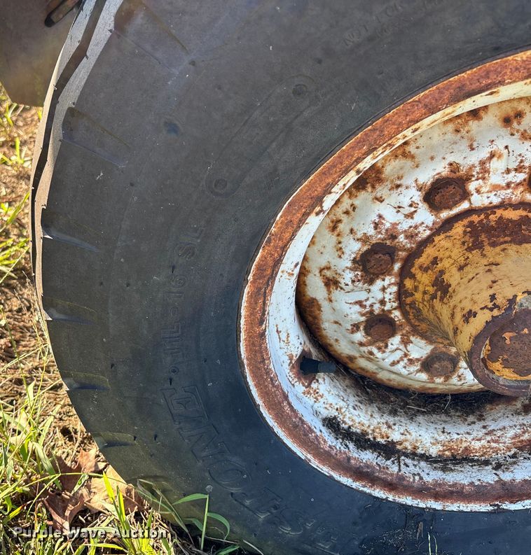 image for item DU1345 International Harvester 3500 landscape tractor