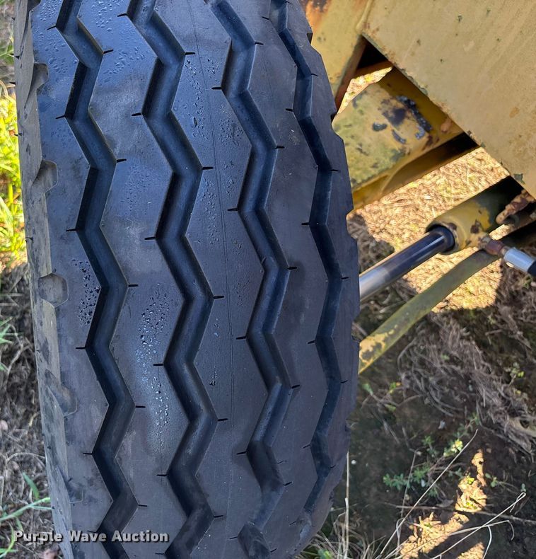 image for item DU1345 International Harvester 3500 landscape tractor