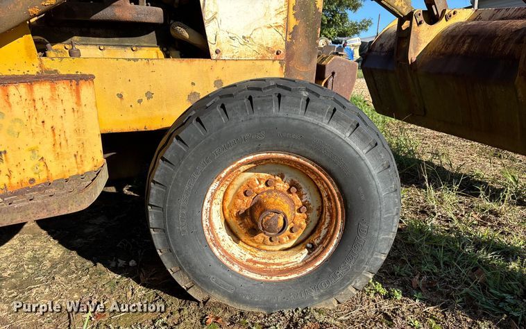 image for item DU1345 International Harvester 3500 landscape tractor
