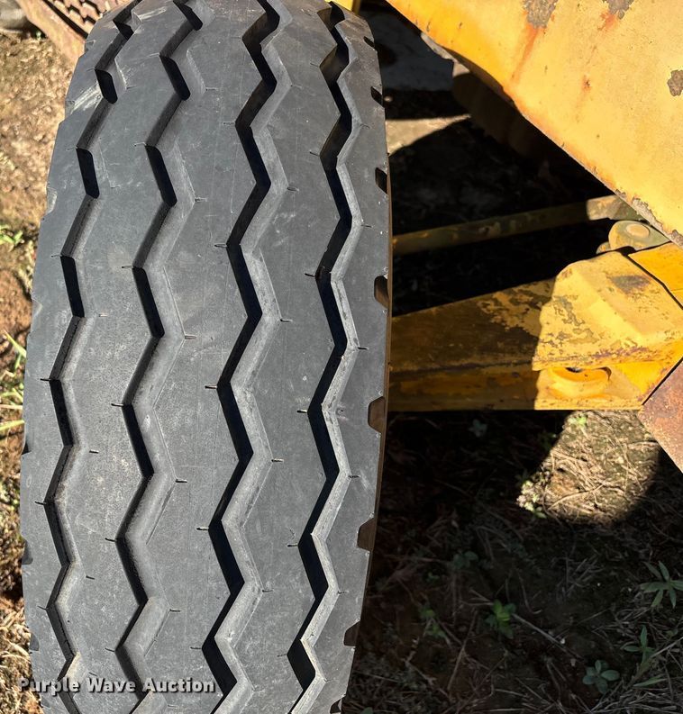 image for item DU1345 International Harvester 3500 landscape tractor