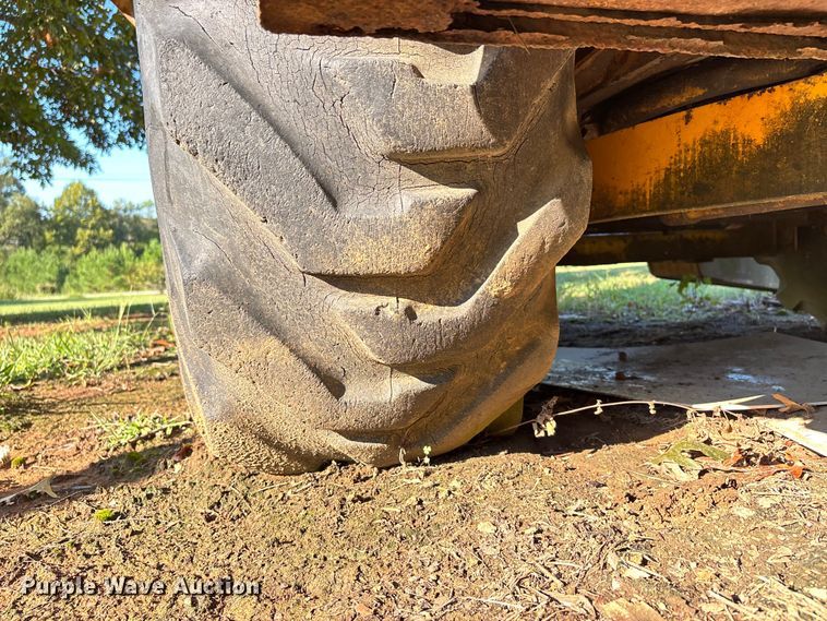 image for item DU1345 International Harvester 3500 landscape tractor