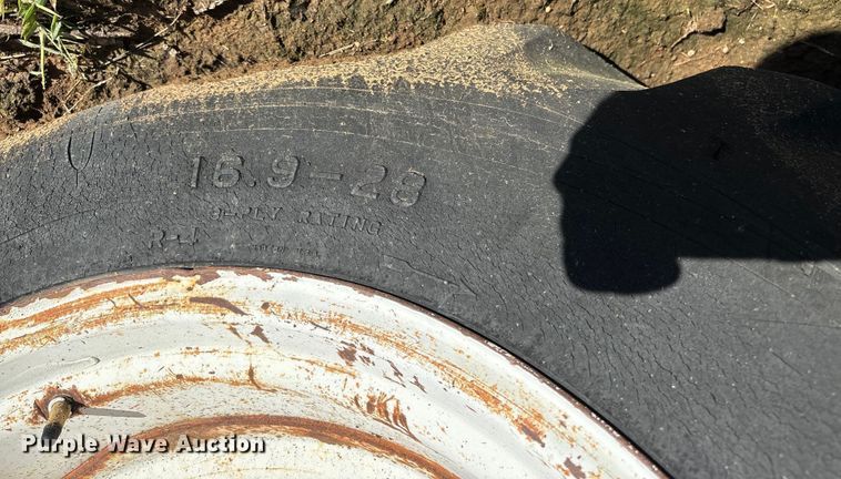 image for item DU1345 International Harvester 3500 landscape tractor