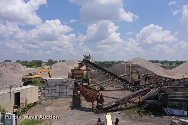 image for item DU6758 Crushing plant