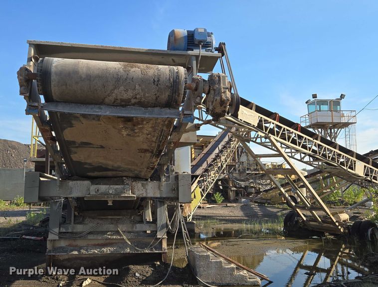 image for item DU6758 Crushing plant