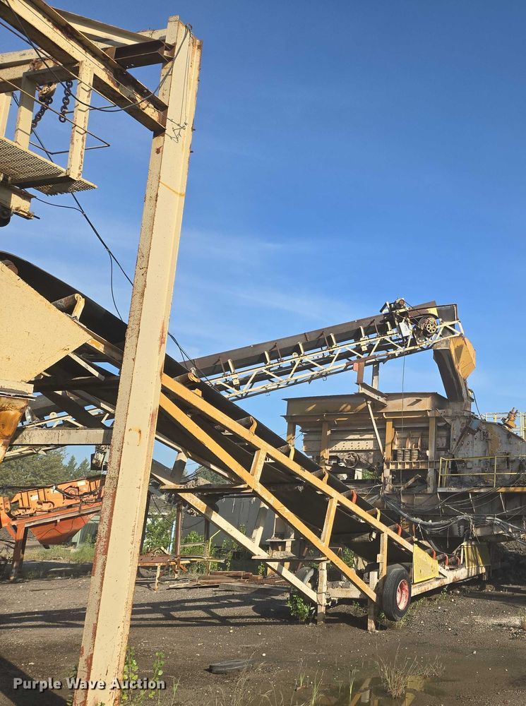 image for item DU6758 Crushing plant