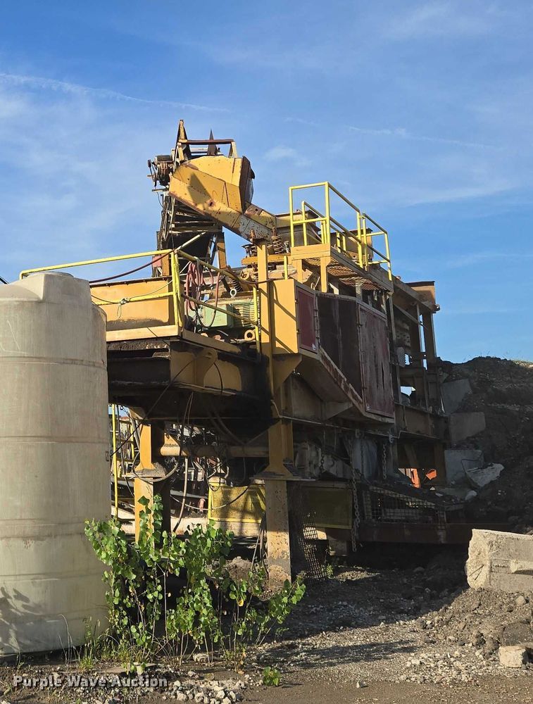 image for item DU6758 Crushing plant