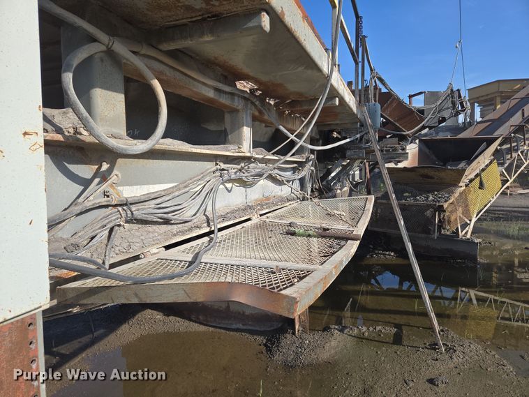 image for item DU6758 Crushing plant