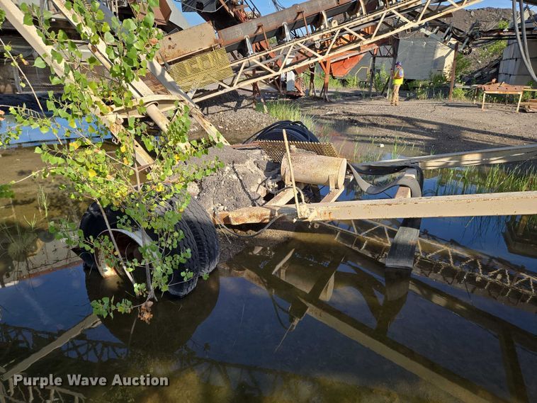 image for item DU6758 Crushing plant