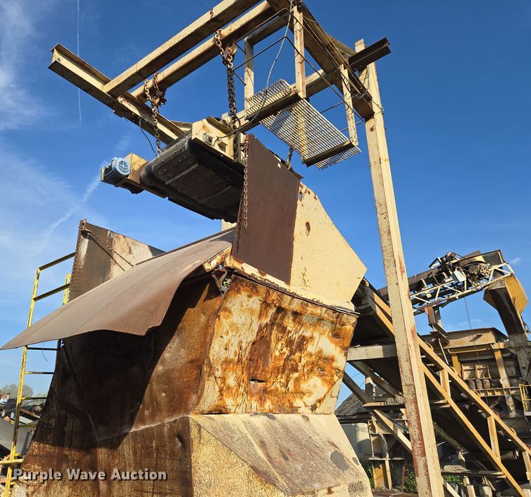 image for item DU6758 Crushing plant