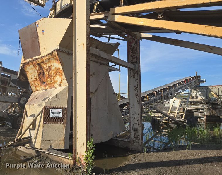 image for item DU6758 Crushing plant