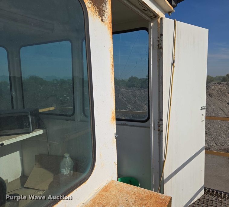 image for item DU6758 Crushing plant