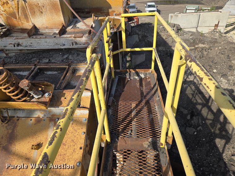 image for item DU6758 Crushing plant