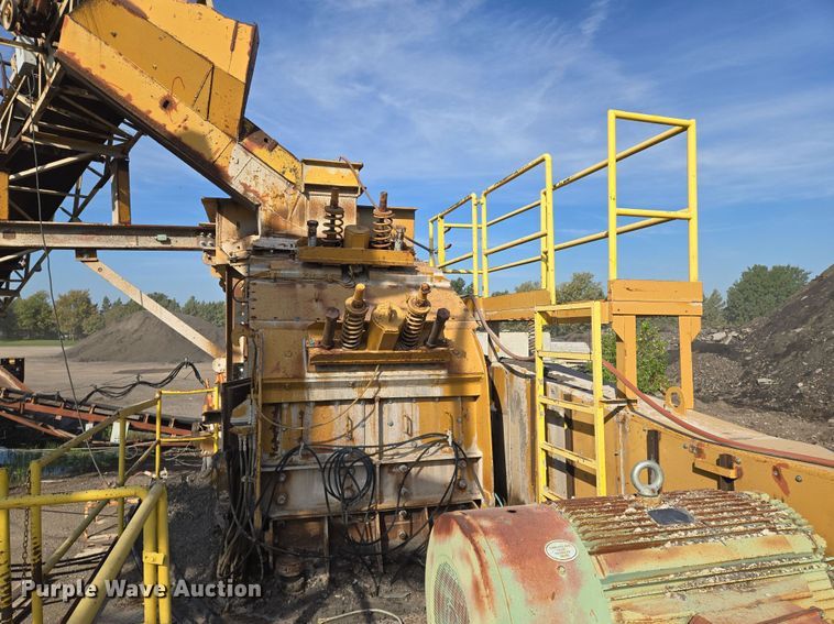 image for item DU6758 Crushing plant