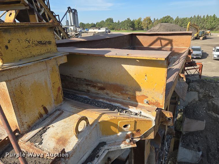 image for item DU6758 Crushing plant