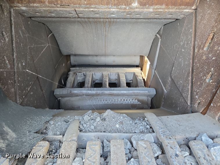 image for item DU6758 Crushing plant