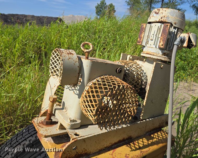 image for item DU6758 Crushing plant