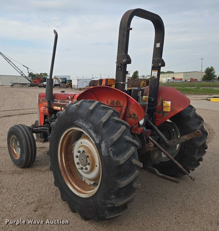 image for item DU6874 1996 Massey Ferguson 235 tractor