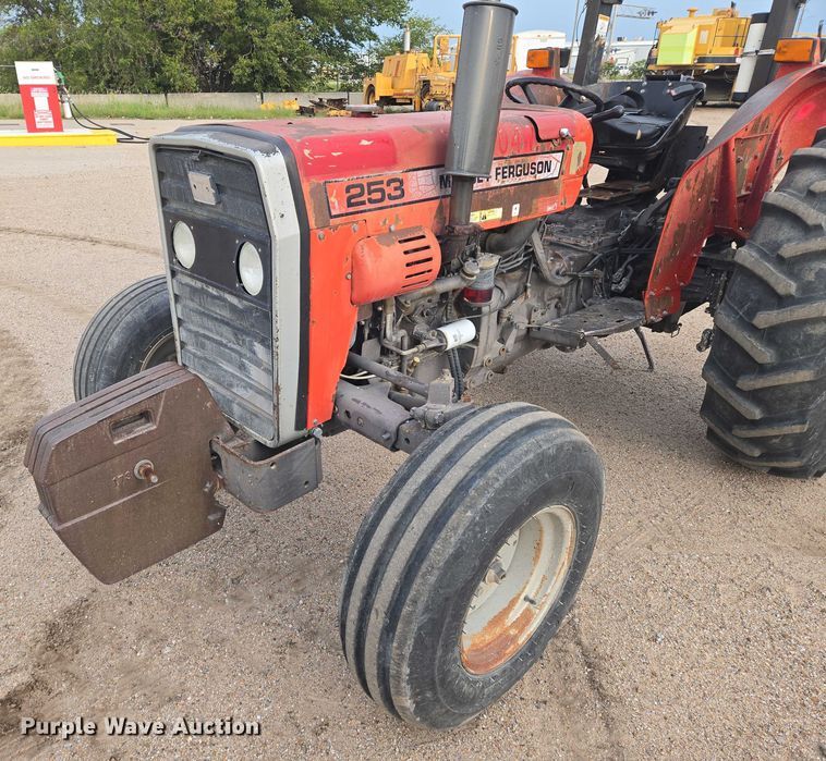 image for item DU6874 1996 Massey Ferguson 235 tractor