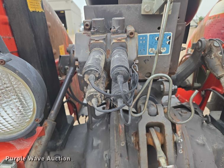 image for item DU6874 1996 Massey Ferguson 235 tractor