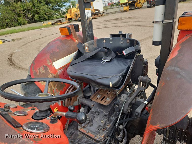 image for item DU6874 1996 Massey Ferguson 235 tractor