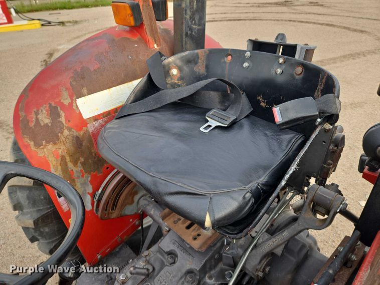 image for item DU6874 1996 Massey Ferguson 235 tractor