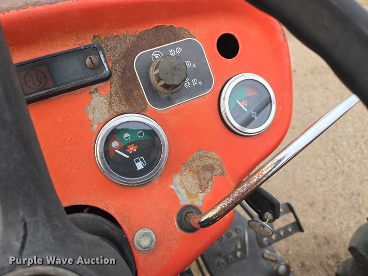 image for item DU6874 1996 Massey Ferguson 235 tractor