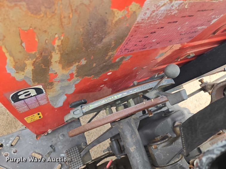 image for item DU6874 1996 Massey Ferguson 235 tractor