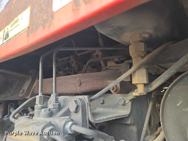 image for item DU6874 1996 Massey Ferguson 235 tractor