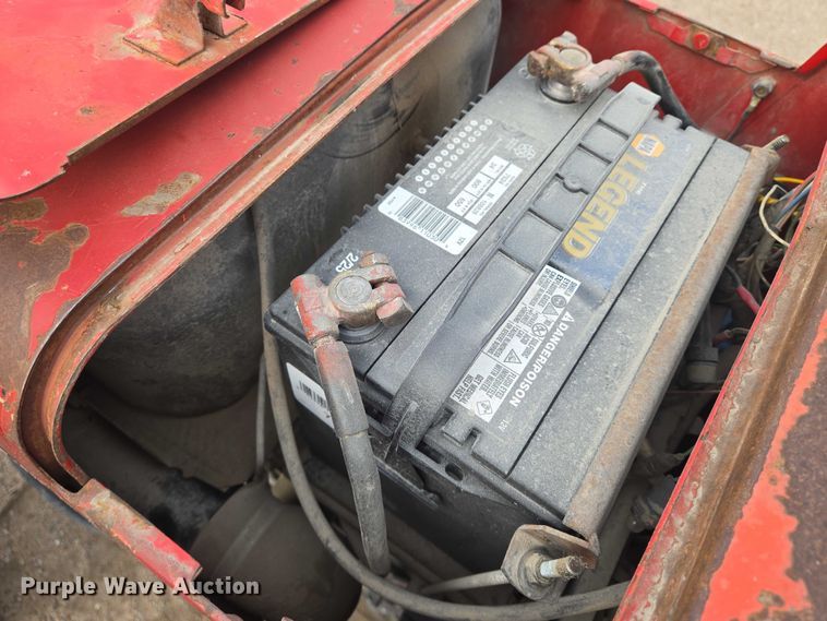 image for item DU6874 1996 Massey Ferguson 235 tractor