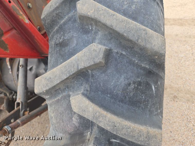 image for item DU6874 1996 Massey Ferguson 235 tractor