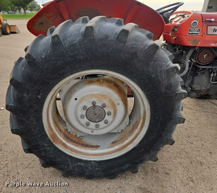 image for item DU6874 1996 Massey Ferguson 235 tractor
