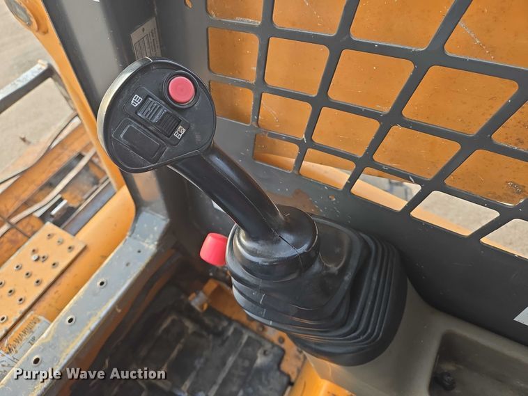 image for item DU6875 2008 Case 465 skid steer loader