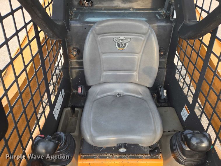 image for item DU6875 2008 Case 465 skid steer loader