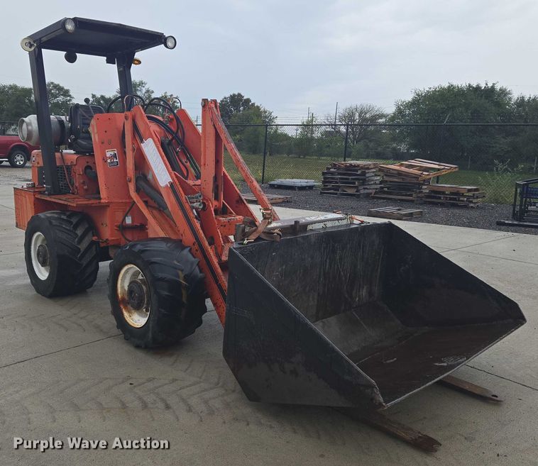 image for item DU6909 Wilmar Wrangler wheel loader