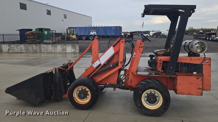 image for item DU6909 Wilmar Wrangler wheel loader