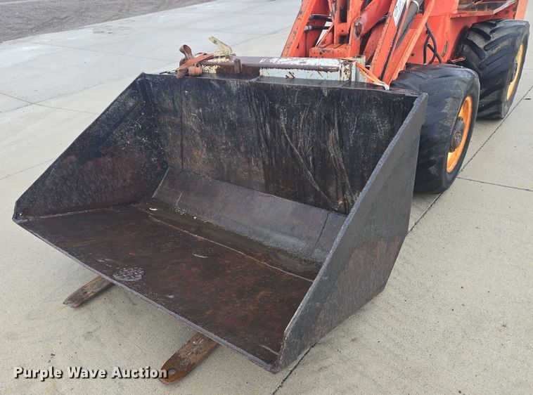 image for item DU6909 Wilmar Wrangler wheel loader