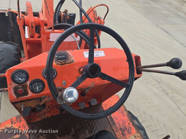 image for item DU6909 Wilmar Wrangler wheel loader