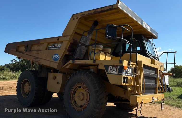 image for item DV5004 1998 Caterpillar 769D haul truck