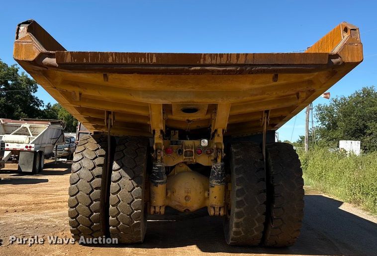 image for item DV5004 1998 Caterpillar 769D haul truck