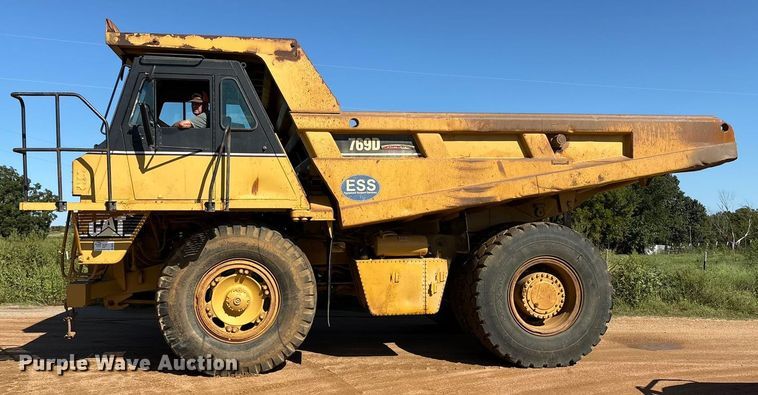 image for item DV5004 1998 Caterpillar 769D haul truck
