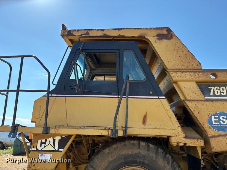 image for item DV5004 1998 Caterpillar 769D haul truck