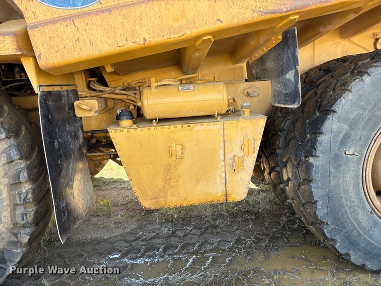 image for item DV5004 1998 Caterpillar 769D haul truck