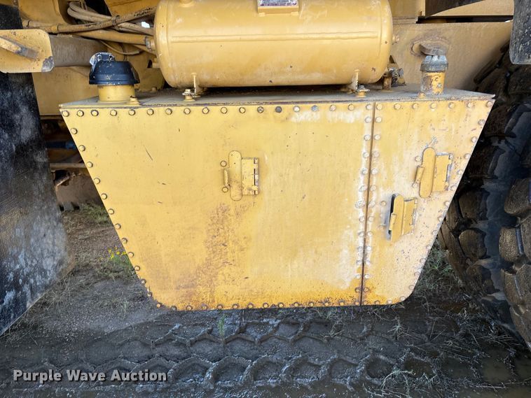 image for item DV5004 1998 Caterpillar 769D haul truck