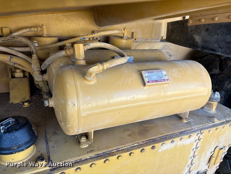 image for item DV5004 1998 Caterpillar 769D haul truck