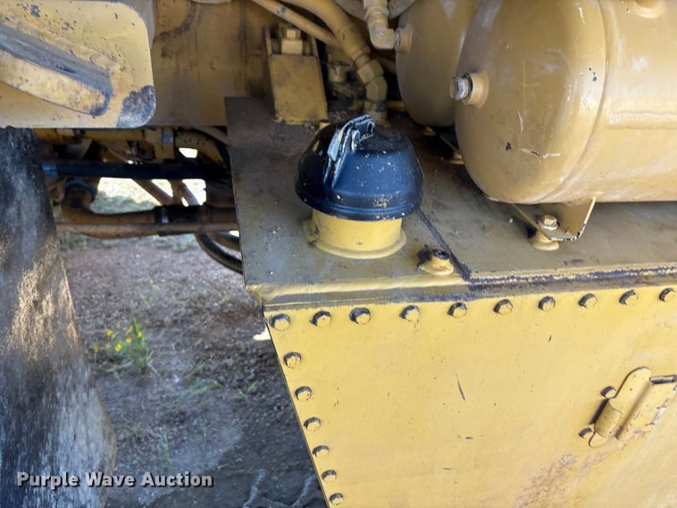 image for item DV5004 1998 Caterpillar 769D haul truck