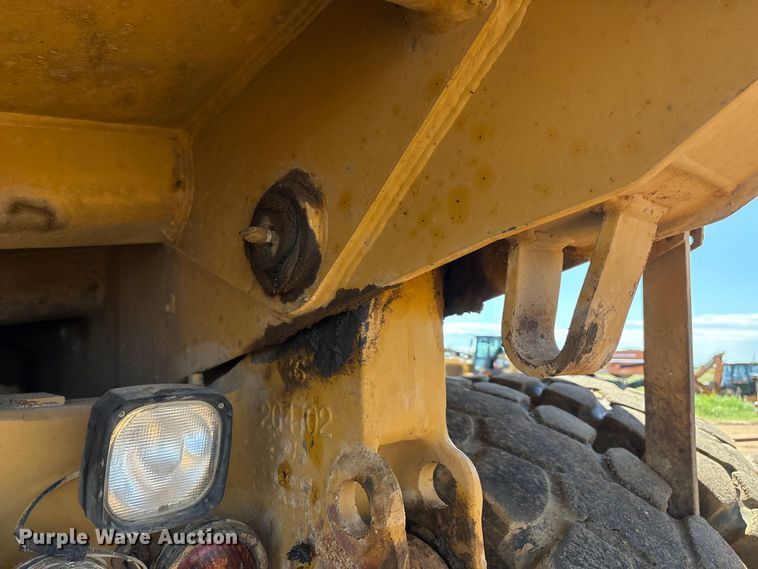 image for item DV5004 1998 Caterpillar 769D haul truck