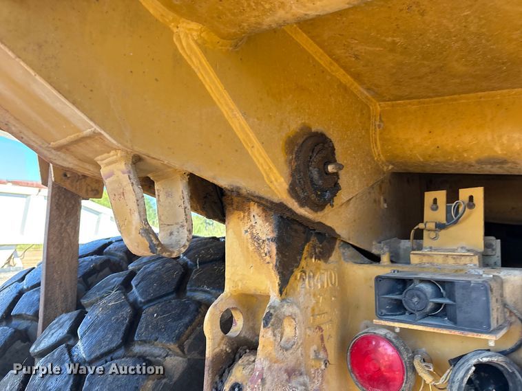 image for item DV5004 1998 Caterpillar 769D haul truck