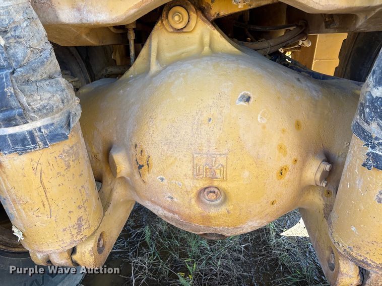 image for item DV5004 1998 Caterpillar 769D haul truck