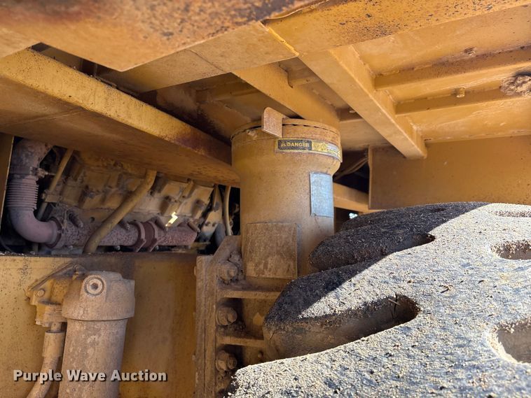 image for item DV5004 1998 Caterpillar 769D haul truck