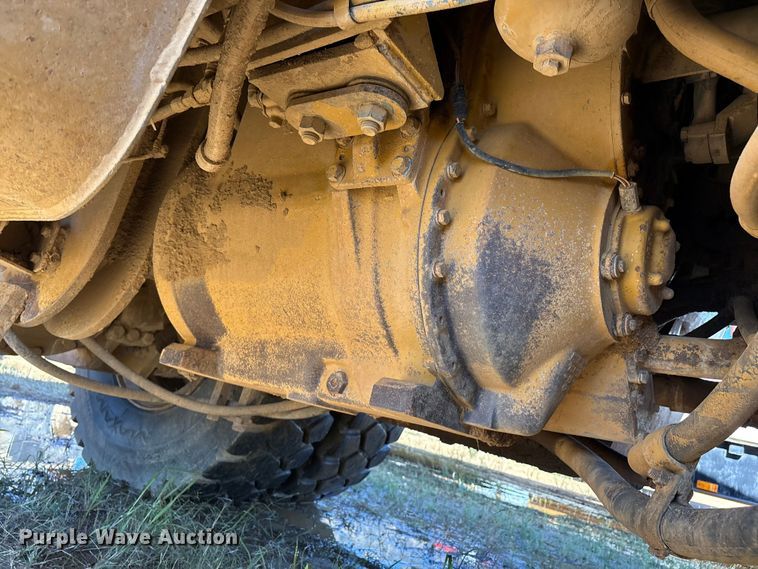 image for item DV5004 1998 Caterpillar 769D haul truck
